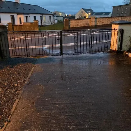 Church Road Let Holiday home
